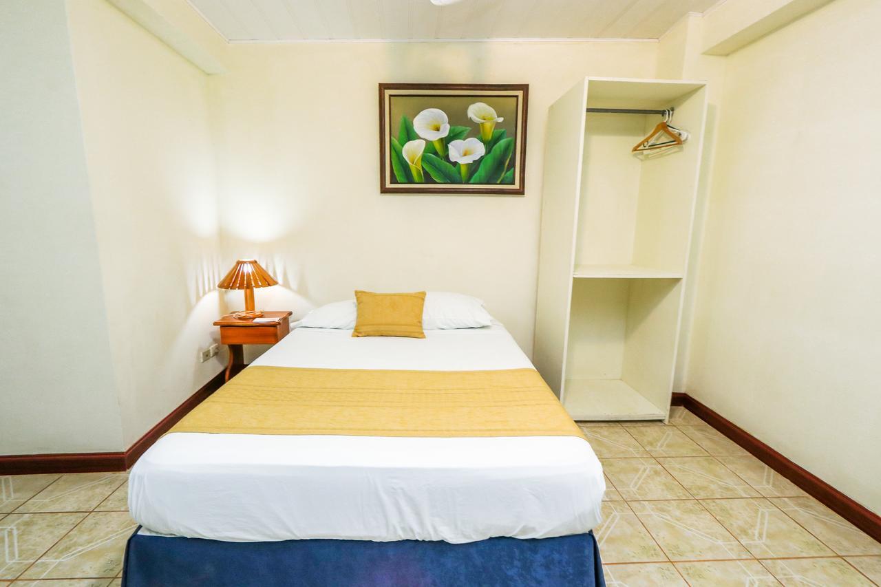 Hotel Flor Blanca Manuel Antonio Exterior photo