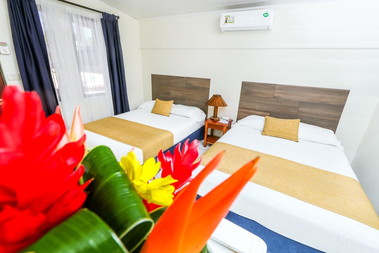 Hotel Flor Blanca Manuel Antonio Exterior photo