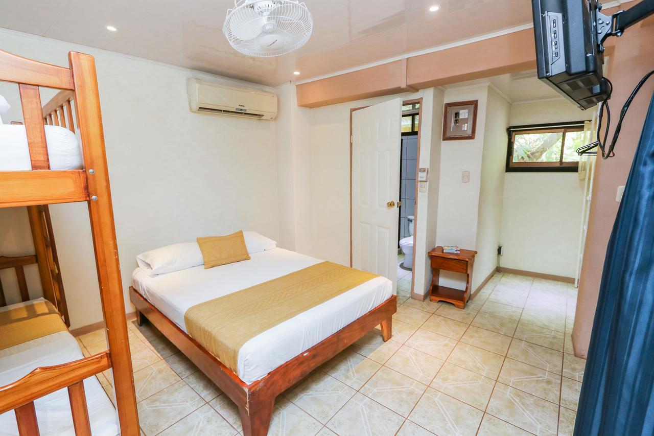 Hotel Flor Blanca Manuel Antonio Exterior photo