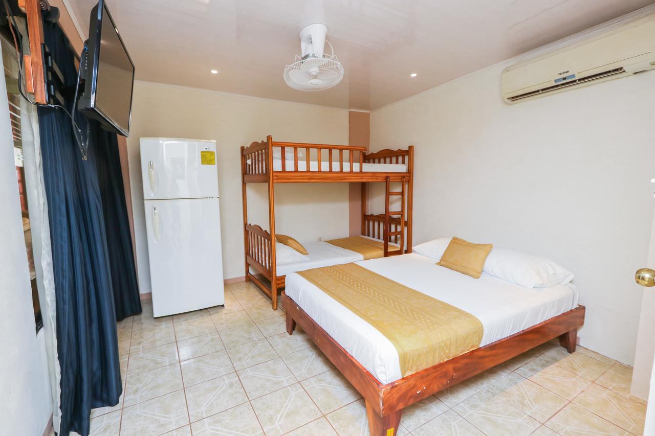 Hotel Flor Blanca Manuel Antonio Exterior photo