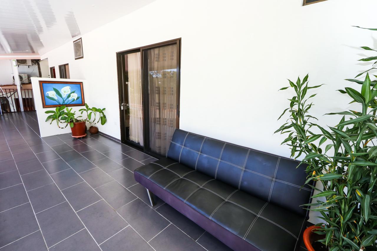 Hotel Flor Blanca Manuel Antonio Exterior photo
