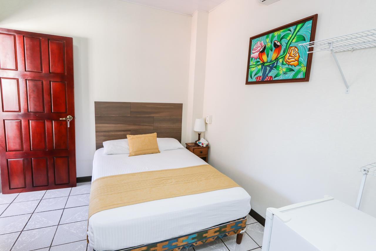 Hotel Flor Blanca Manuel Antonio Exterior photo