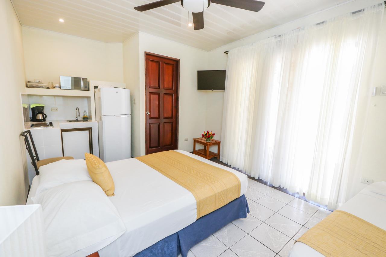 Hotel Flor Blanca Manuel Antonio Exterior photo