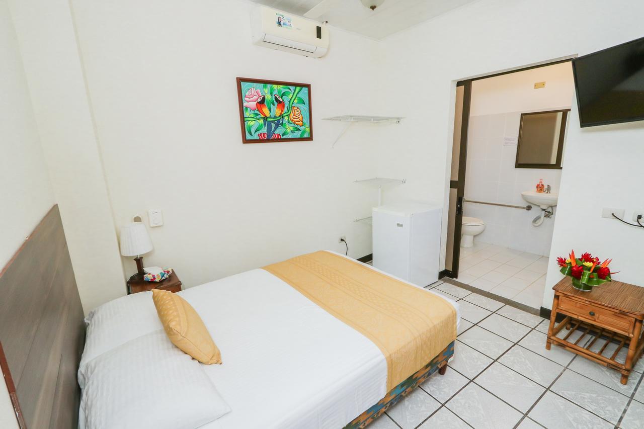 Hotel Flor Blanca Manuel Antonio Exterior photo