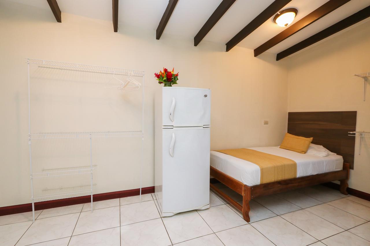 Hotel Flor Blanca Manuel Antonio Exterior photo