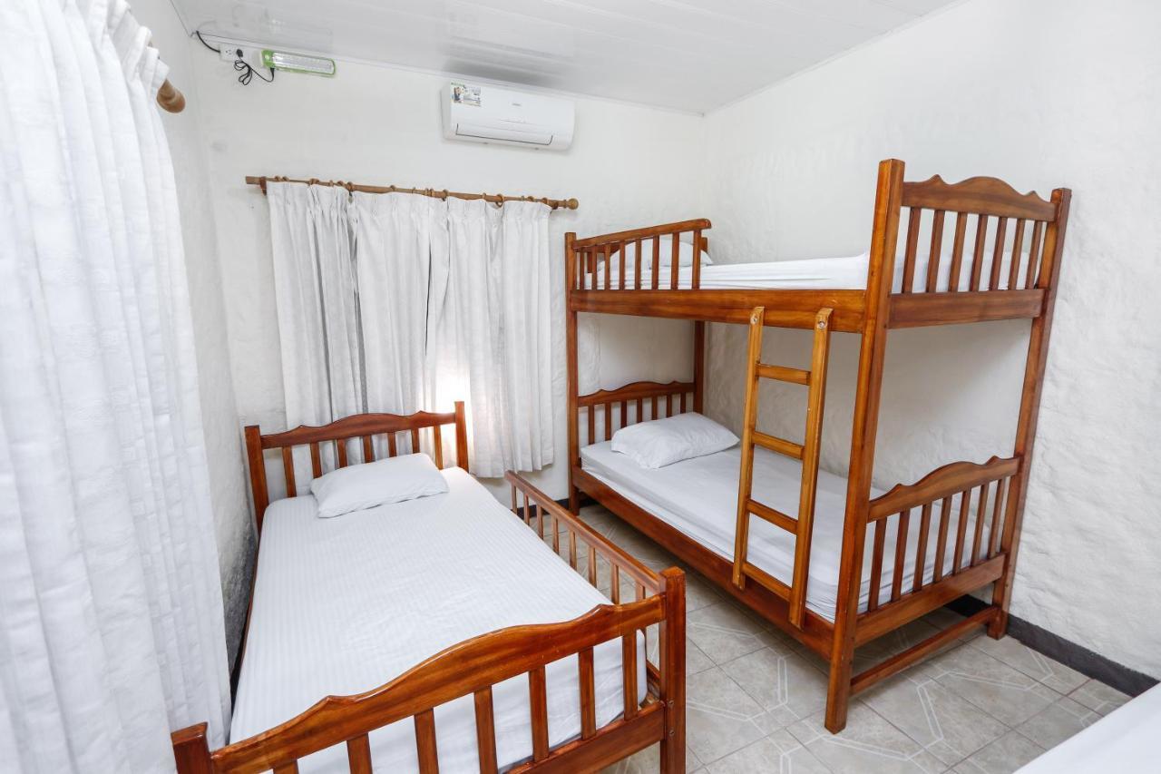 Hotel Flor Blanca Manuel Antonio Exterior photo